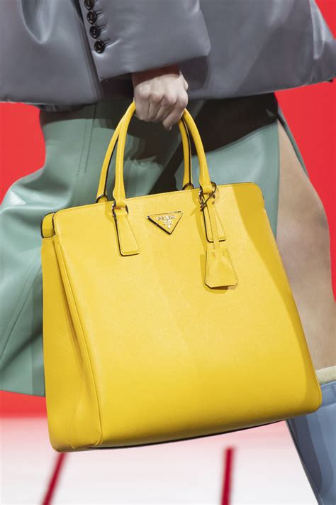 prada sfilata autunno inverno 2020|prada fashion.